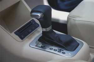 How to use the automatic gearbox