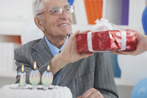 Como desejar um feliz aniversário para o avô
