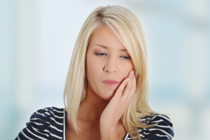 Kā mazināt akūtas zobu sāpes