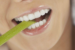 Treatment of caries with folk remedies