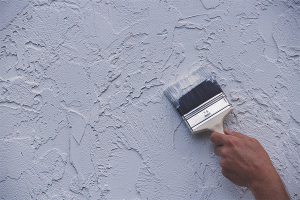 Cara menyediakan dinding untuk kertas dinding cecair