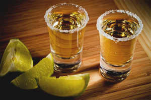 Hvordan drikke tequila