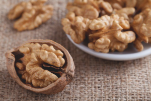 How to store peeled walnuts