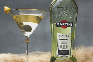 Como beber martini
