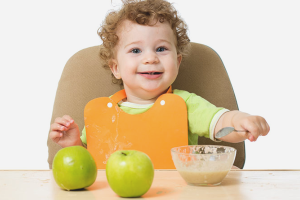 Hur man gör äppelmos till spädbarn