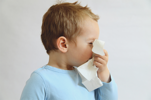 Как да научим дете да духа носа си
