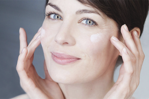 Hoe de elasticiteit van de huid van het gezicht te herstellen