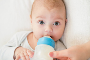 Prečo novorodenecká škytavka po kŕmení