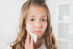 Mitä tehdä, jos lapsella on hammassärky