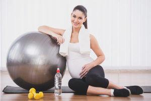 Czy mogę ćwiczyć podczas ciąży?