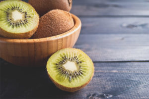 Nyttige egenskaber og kontraindikationer for kiwi