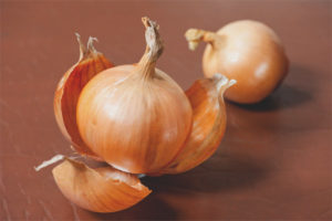 Onion husk treatment