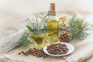 Las propiedades curativas del aceite de cedro.