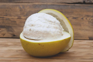 How to clean a pomelo